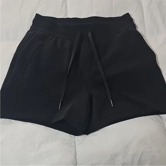 Lululemon Black Scuba High Rise Shorts Sz 8 Has Pockets 5”length - Picture 2 of 9